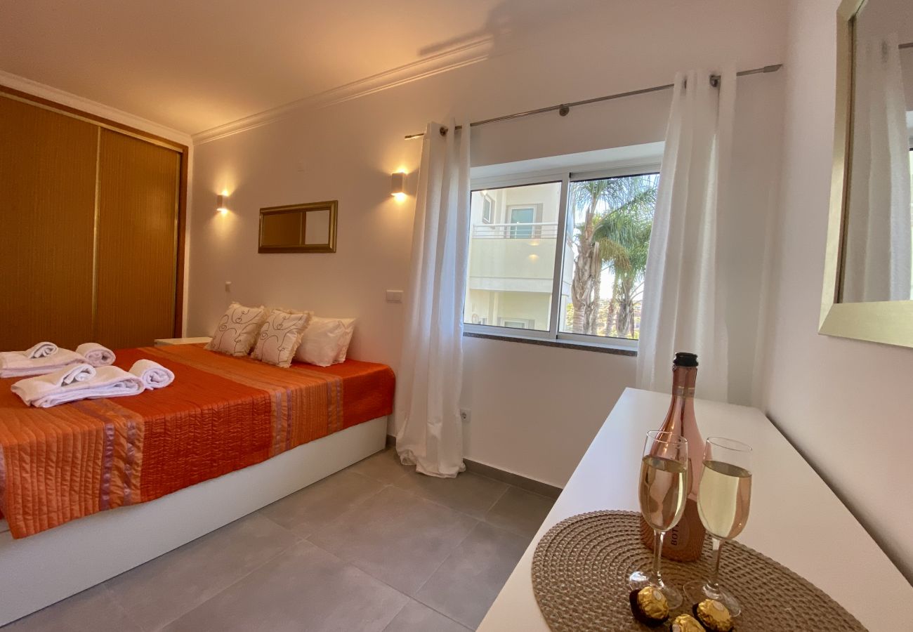 Appartement à Lagos -   Holiday Beach Apartment Porto de Mós by Villas Key