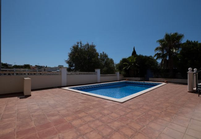  à Lagos - Vila Limoeiro