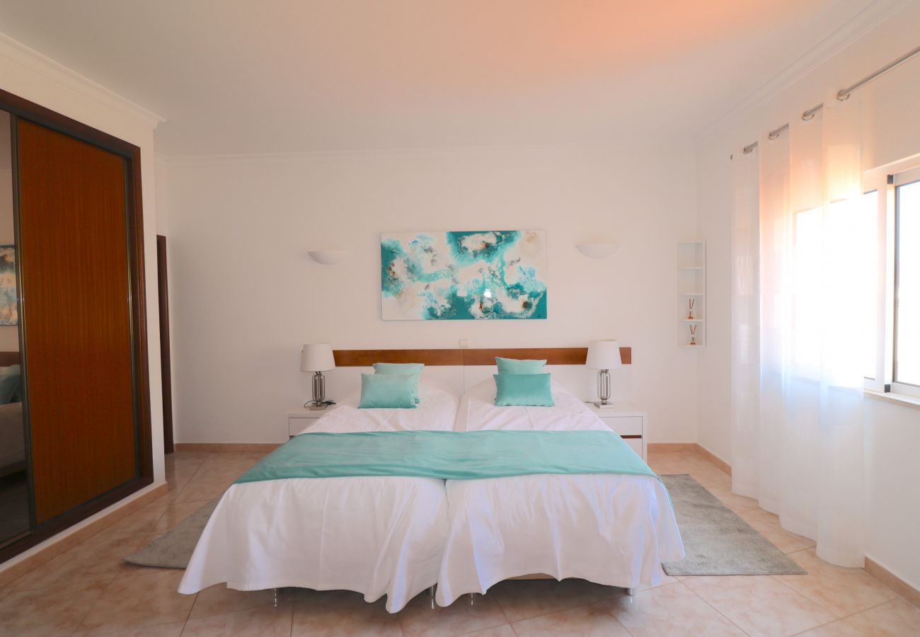 Apartamento em Luz -  Fournier Apartment by Villas Key