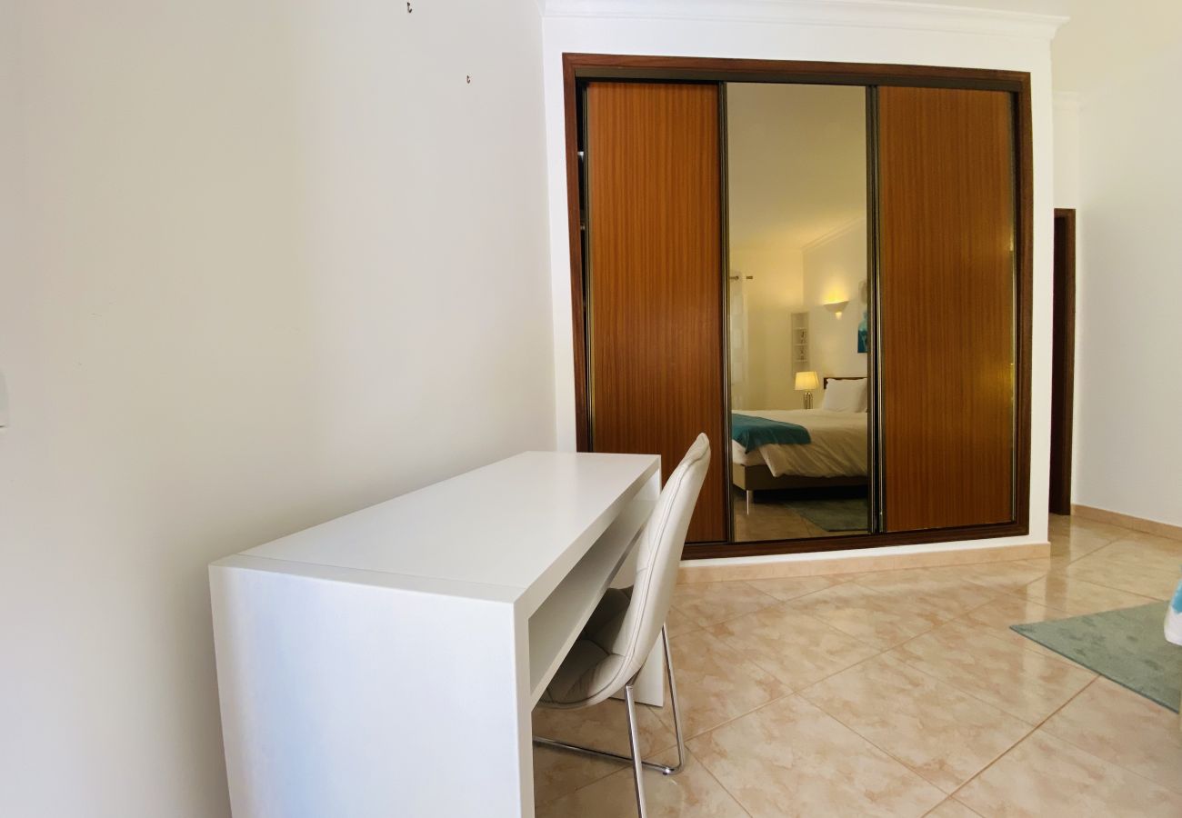 Apartamento em Luz -  Fournier Apartment by Villas Key