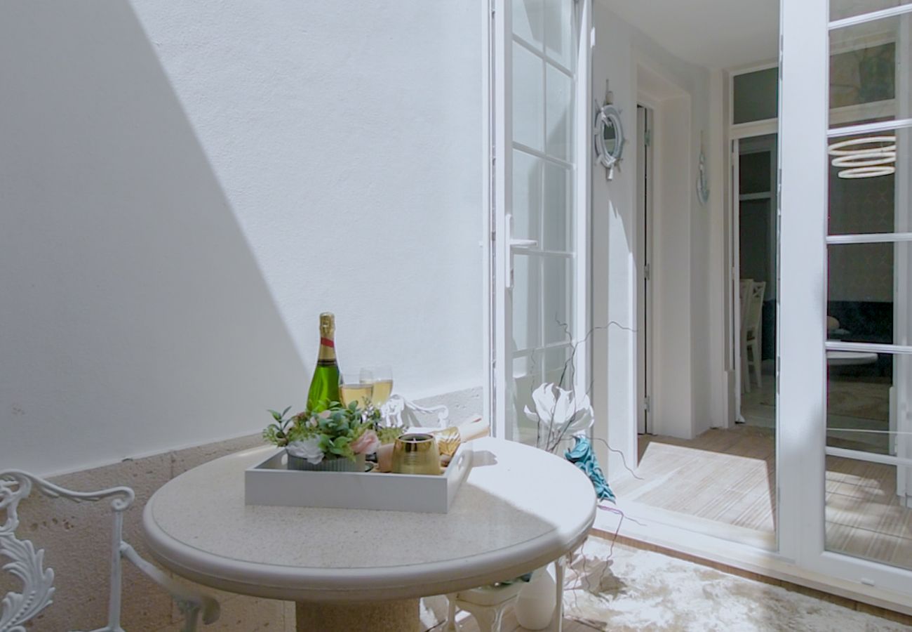 Apartamento em Lagos - Olhando o mar