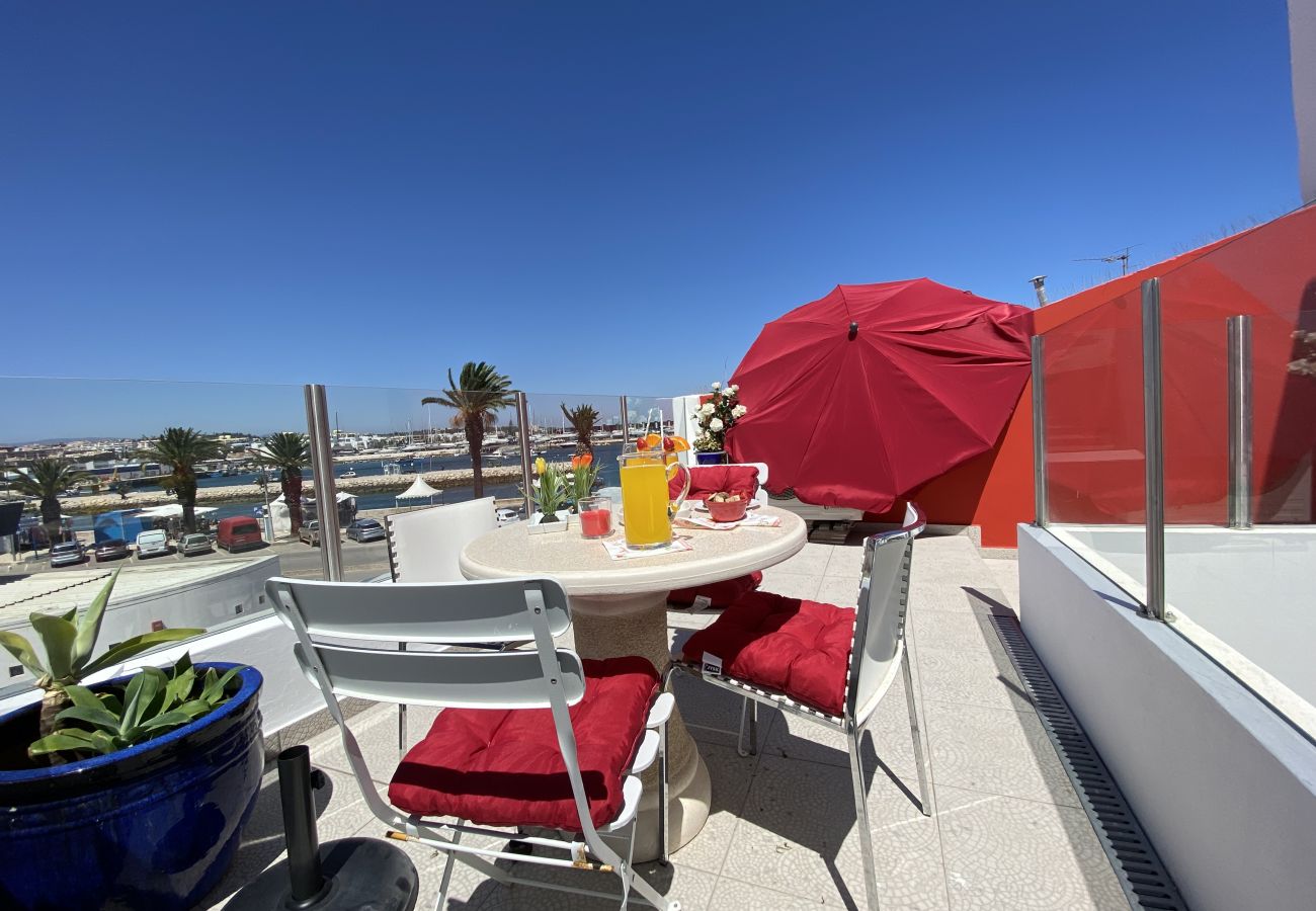 Apartamento em Lagos - Olhando o mar
