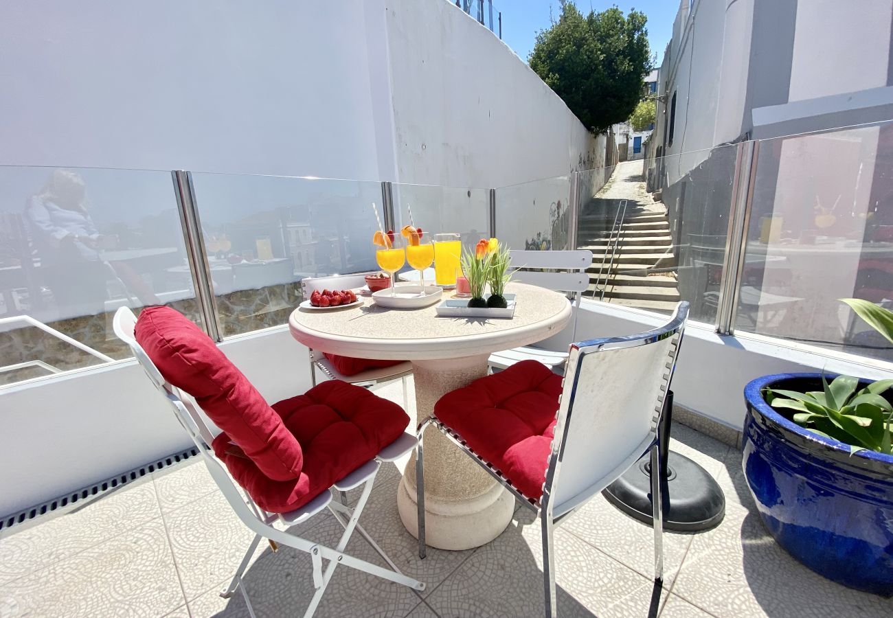 Apartamento em Lagos - Olhando o mar