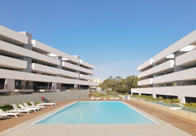  in Lagos - Poolside Garden View Luxury Apartment