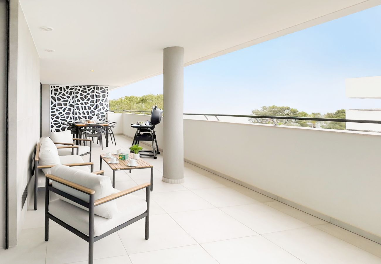 Apartment in Lagos - Poolside Garden View Luxury Apartment