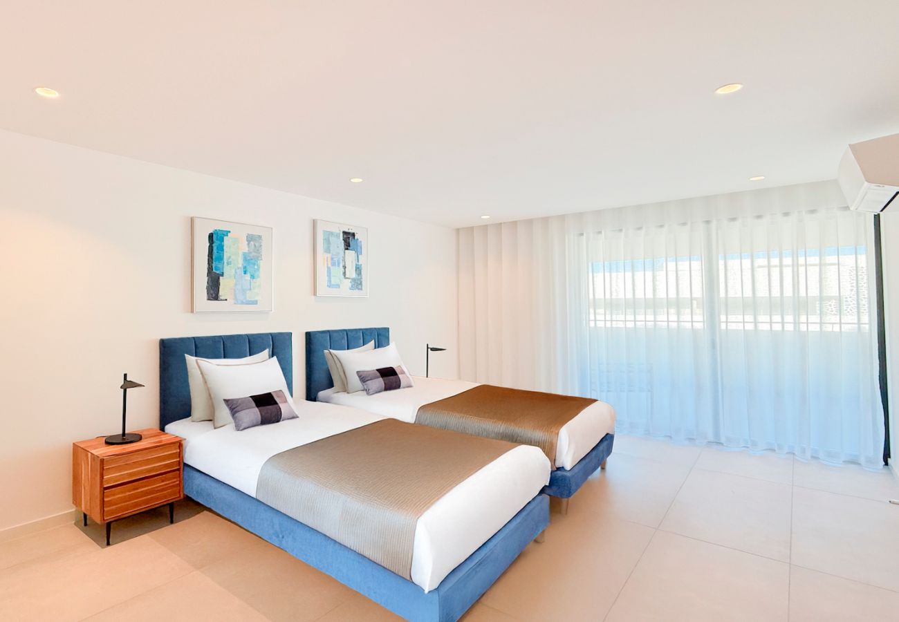 Apartment in Lagos - Poolside Garden View Luxury Apartment