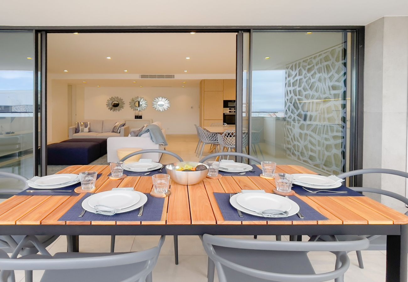 Apartment in Lagos - Poolside Garden View Luxury Apartment