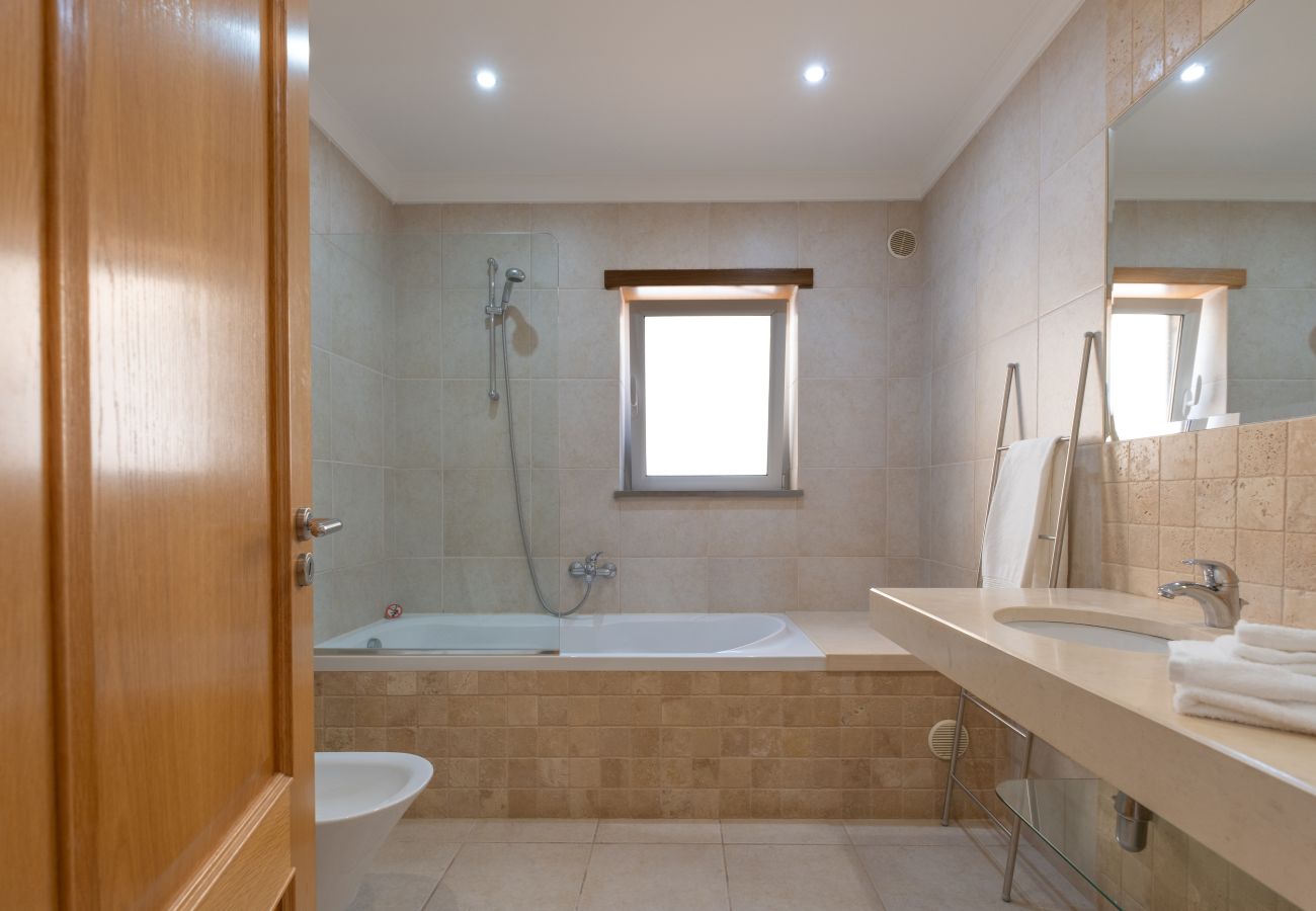 House in Lagos - Vila Girassol