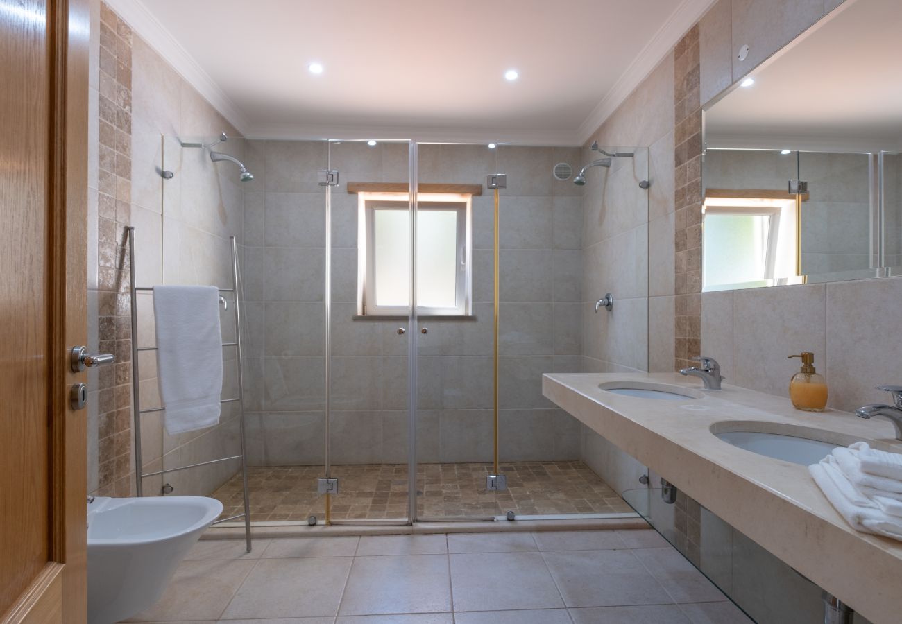 House in Lagos - Vila Girassol