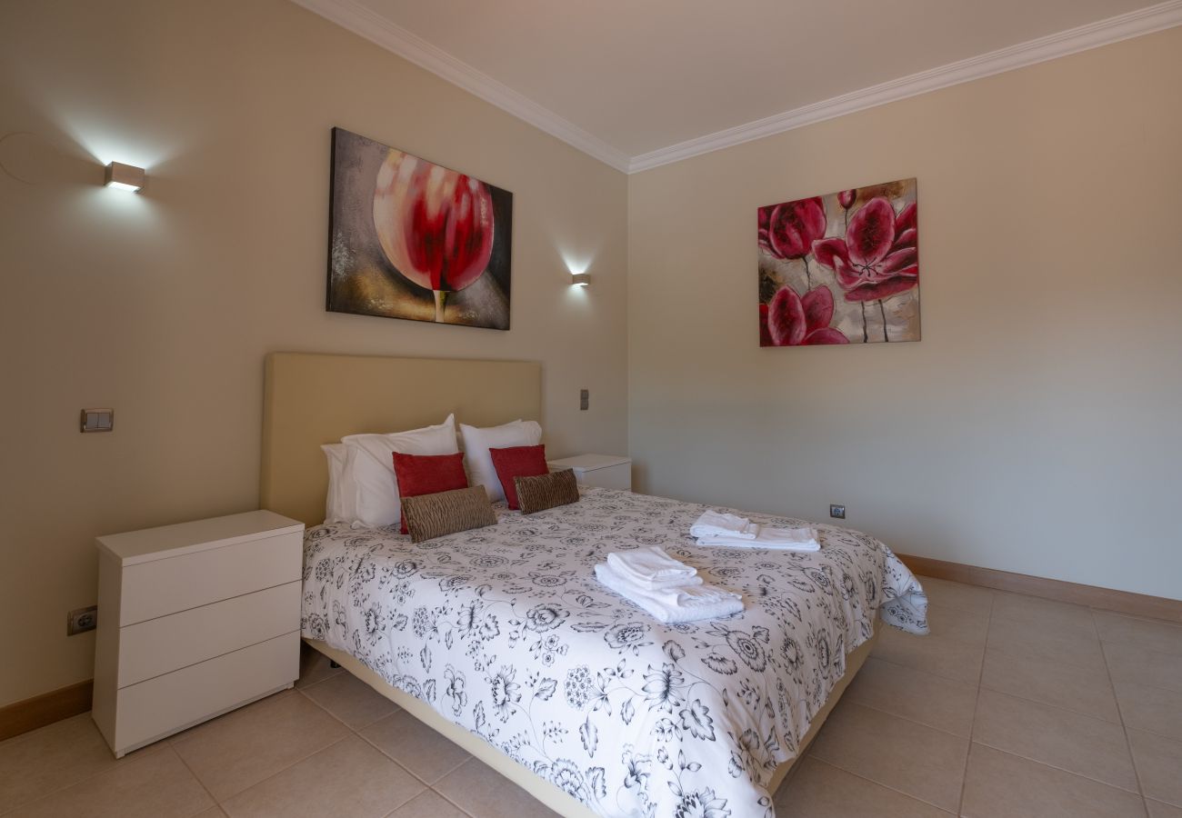 House in Lagos - Vila Girassol